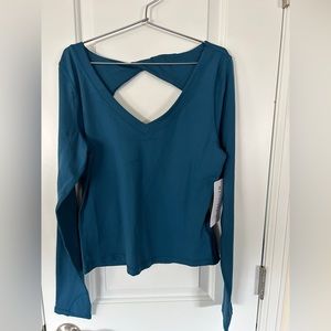 NWT Athleta Shanti Twist Top
